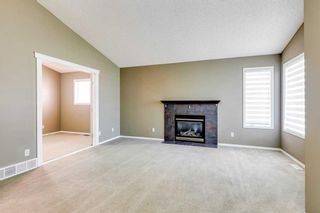Photo 5: 25 Martha's Green NE in Calgary: Martindale Detached for sale : MLS®# A2129455
