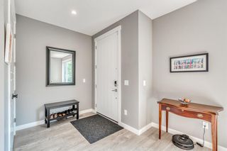 Photo 4: 525 35 Street NW in Calgary: Parkdale Semi Detached for sale : MLS®# A1256244
