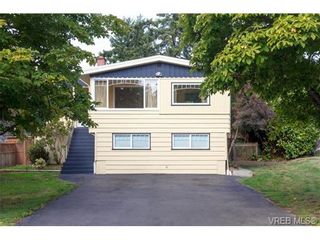 Photo 1: 1126 Loenholm Rd in VICTORIA: SW Northridge House for sale (Saanich West)  : MLS®# 712768