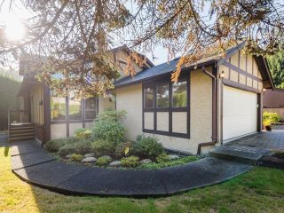 Photo 3: 2260 ENNERDALE Road in North Vancouver: Westlynn House for sale : MLS®# R2738434