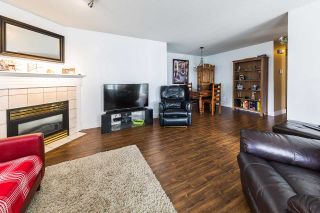 Photo 3: 38 23560 119 Avenue in Maple Ridge: Cottonwood MR Townhouse for sale in "Holly Hock" : MLS®# R2273557