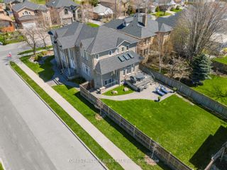 Photo 40: 18 Highland Hill in Toronto: Yorkdale-Glen Park House (2-Storey) for sale (Toronto W04)  : MLS®# W8274156