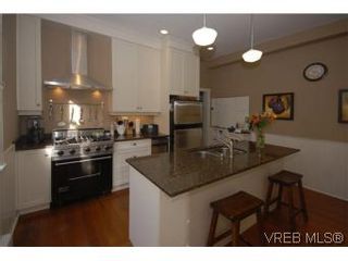 Photo 8: 522 Quadra St in VICTORIA: Vi Downtown House for sale (Victoria)  : MLS®# 543361