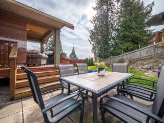 Photo 18: 6335 PICADILLY Place in Sechelt: Sechelt District House for sale (Sunshine Coast)  : MLS®# R2248834