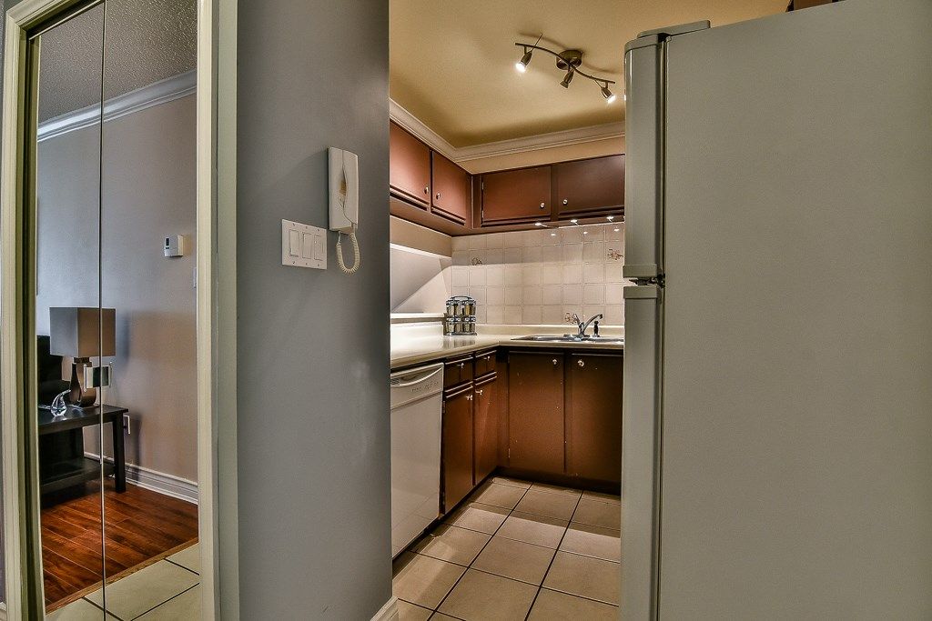 Photo 3: Photos: 207 8700 WESTMINSTER Highway in Richmond: Brighouse Condo for sale in "CANAAN PLACE" : MLS®# R2184118
