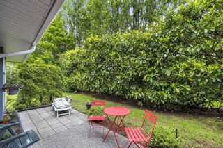Photo 2: 112 632 Goldstream Ave in Langford: La Fairway Row/Townhouse for sale : MLS®# 905642