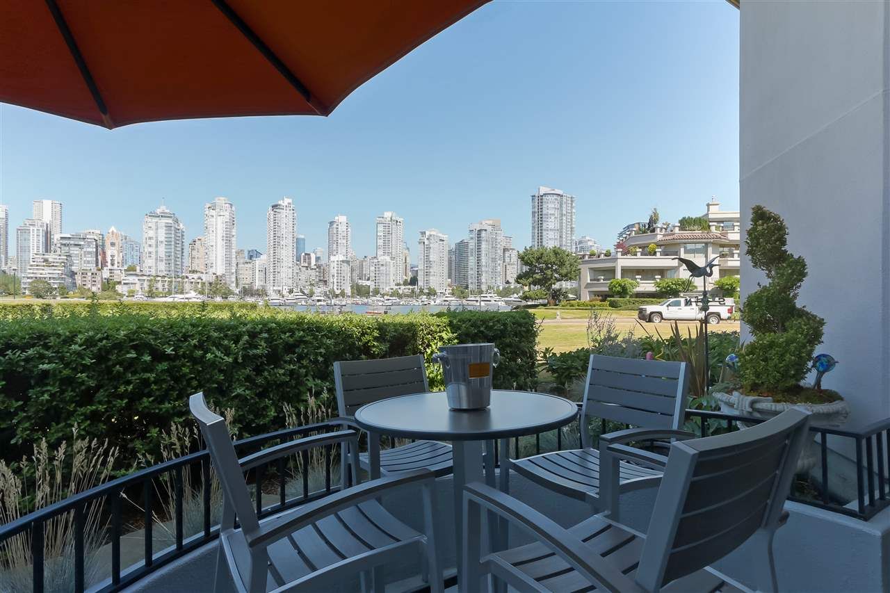 Main Photo: 119 1869 SPYGLASS Place in Vancouver: False Creek Condo for sale in "THE REGATTA" (Vancouver West)  : MLS®# R2396158