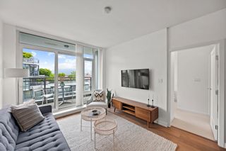Photo 3: 802 2033 W 10TH Avenue in Vancouver: Kitsilano Condo for sale in "West 10th and Maple" (Vancouver West)  : MLS®# R2692764