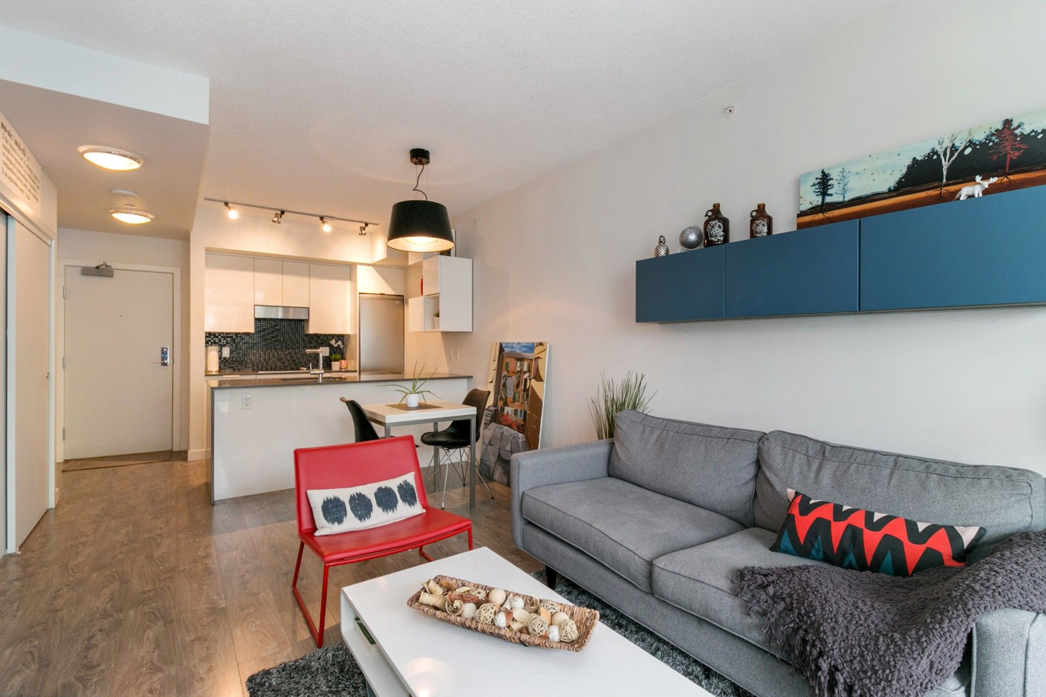 Photo 2: Photos: 706 2788 PRINCE EDWARD Street in Vancouver: Mount Pleasant VE Condo for sale in "UPTOWN BY CONCORD" (Vancouver East)  : MLS®# R2300418