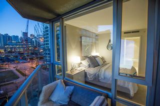 Photo 14: 806 8 SMITHE Mews in Vancouver: Yaletown Condo for sale in "FLAGSHIP" (Vancouver West)  : MLS®# R2549159