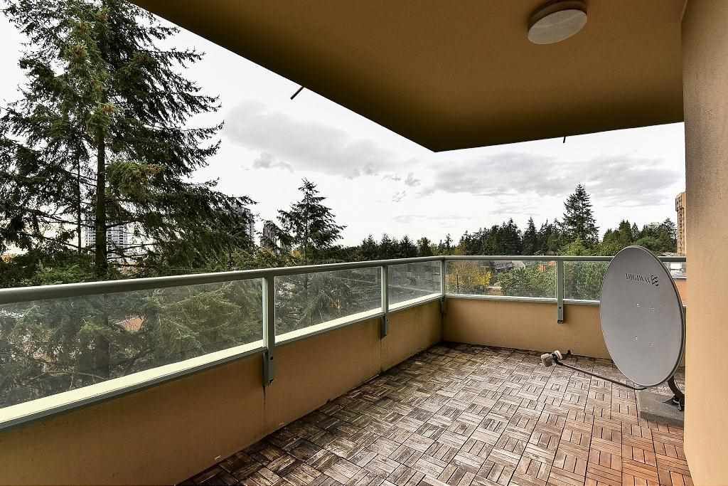 Photo 3: Photos: 820 7288 ACORN Avenue in Burnaby: Highgate Condo for sale in "THE DUNHILL" (Burnaby South)  : MLS®# R2120108