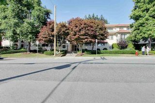 Photo 15: 306 1447 BEST STREET in South Surrey White Rock: White Rock Home for sale ()  : MLS®# R2401122