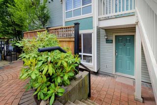 Photo 18: 7308 HAWTHORNE TERRACE in Burnaby: Highgate Townhouse for sale (Burnaby South)  : MLS®# R2372193