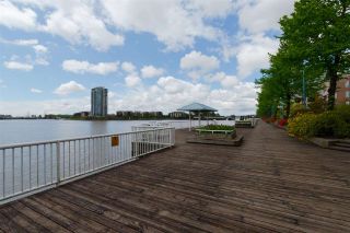Photo 19: 316 1150 QUAYSIDE Drive in New Westminster: Quay Condo for sale : MLS®# R2329449
