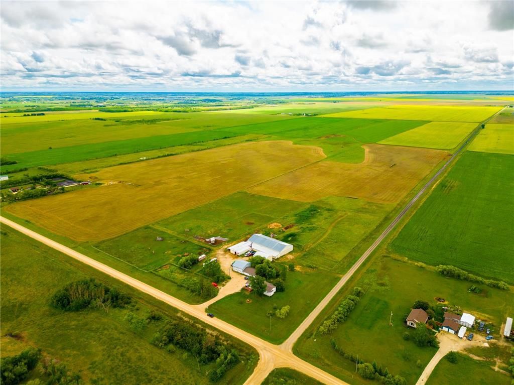 Main Photo: 1106 Lockport Road in St Andrews: R13 Farm for sale : MLS®# 202325137