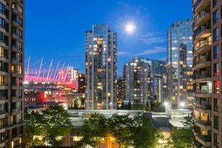 Photo 3: 809 928 HOMER Street in Vancouver: Yaletown Condo for sale in "YALETOWN PARK 1" (Vancouver West)  : MLS®# R2372319