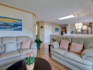 Photo 3: 2416 Mountain Heights Dr in Sooke: Sk Broomhill House for sale : MLS®# 920955