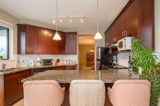 Photo 4: 502 1581 FOSTER Street: White Rock Condo for sale in "Sussex House" (South Surrey White Rock)  : MLS®# R2390075