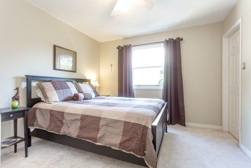 Photo 5: Photos: 26 Balsdon Crest in Whitby: Lynde Creek House (2-Storey) for sale : MLS®# E3629049