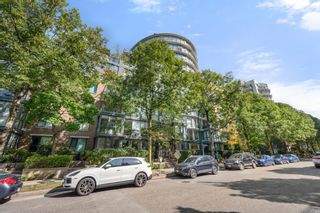 Photo 2: 903 1485 W 6TH Avenue in Vancouver: False Creek Condo for sale (Vancouver West)  : MLS®# R2819854