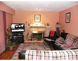Photo 2: 8080 CLIFTON Road in Richmond: Lackner House for sale : MLS®# V688885