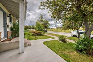 Photo 5: 2119 24 Avenue NE in Calgary: Vista Heights Detached for sale : MLS®# A2142235