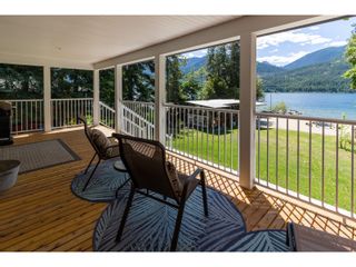 Photo 15: 5810 HIGHWAY 3A in Nelson: House for sale : MLS®# 2477740