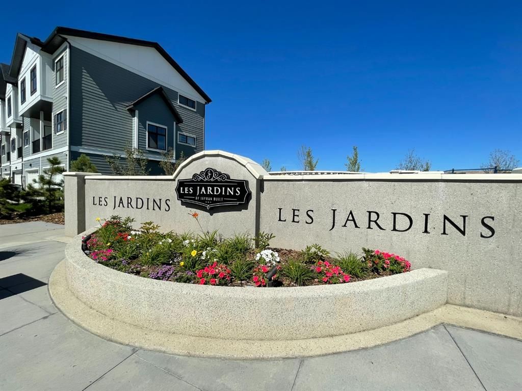 Main Photo: 210 255 Les Jardins Park SE in Calgary: Douglasdale/Glen Apartment for sale : MLS®# A1230980