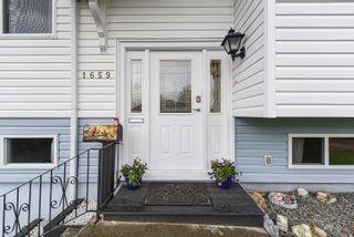 Photo 2: 1659 Tsimshian Ave in Comox: CV Comox (Town of) House for sale (Comox Valley)  : MLS®# 903139