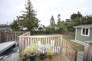 Photo 4: 410 Walter Ave in Victoria: Residential for sale : MLS®# 283473