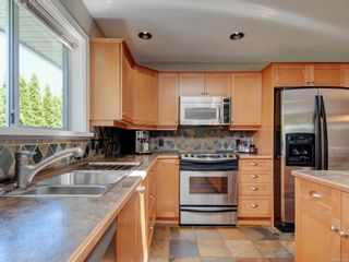 Photo 11: 1279 Knockan Dr in Saanich: SW Strawberry Vale House for sale (Saanich West)  : MLS®# 877596