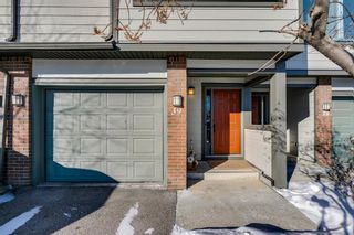 Photo 3: 39 185 Woodridge Drive SW in Calgary: Woodlands Row/Townhouse for sale : MLS®# A1069309