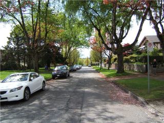 Photo 2: 446 E 48TH Avenue in Vancouver: Fraser VE House for sale in "FRASER" (Vancouver East)  : MLS®# V948485