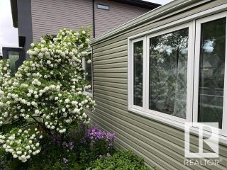 Photo 2: 11219 104 Street NW in Edmonton: Zone 08 House for sale : MLS®# E4299889