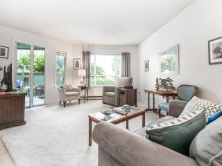 Photo 4: 104 2800 CHESTERFIELD Avenue in North Vancouver: Upper Lonsdale Condo for sale in "SOMERSET GREEN" : MLS®# R2603260