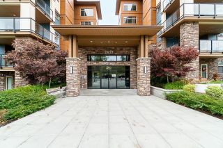 Photo 4: 402 20673 78 Avenue in Langley: Willoughby Heights Condo for sale in "Grayston" : MLS®# R2842238