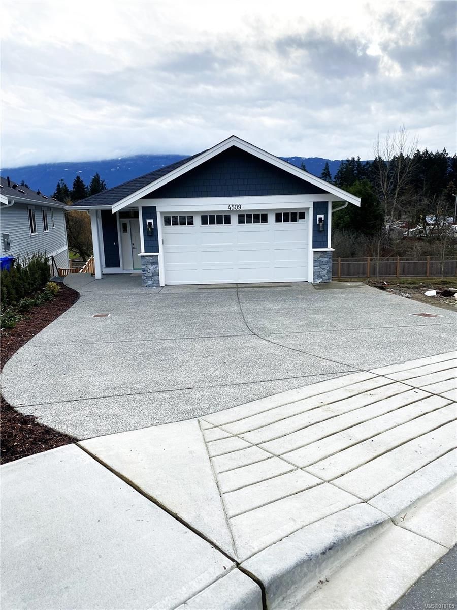 Main Photo: 4509 Suncrest Rd in Nanaimo: Na Diver Lake House for sale : MLS®# 918105