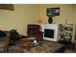 Photo 6: A 527 Langford St in VICTORIA: VW Victoria West Condo for sale (Victoria West)  : MLS®# 469335