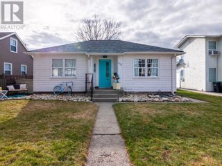 Main Photo: 1135 King Street in Penticton: House for sale : MLS®# 10306983