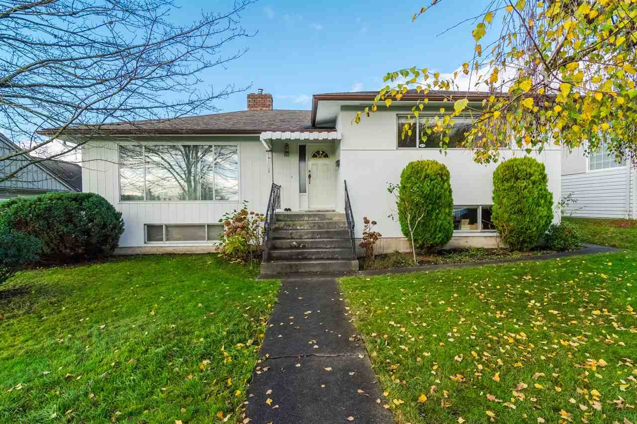 Main Photo: 121 RICKMAN Place in New Westminster: The Heights NW House for sale in "THE HEIGHTS" : MLS®# R2124927