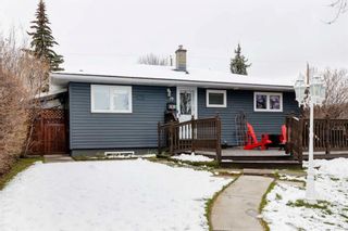 Main Photo: 79 Holly Street NW in Calgary: Highwood Detached for sale : MLS®# A2124962