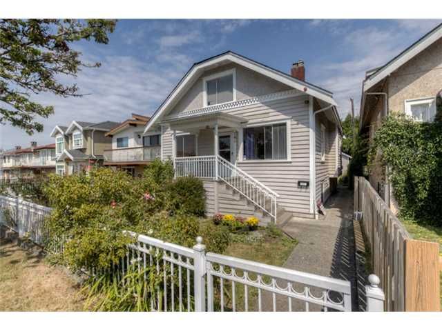 Main Photo: 791 E 18 Street in Vancouver: Fraserview VE House for sale (Vancouver East)  : MLS®# V1022375