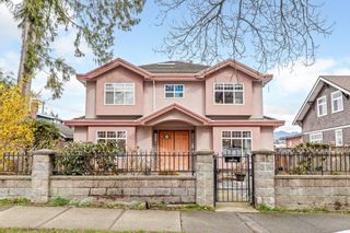 Photo 1: 2575 W 10TH Avenue in Vancouver: Kitsilano House for sale (Vancouver West)  : MLS®# R2863097