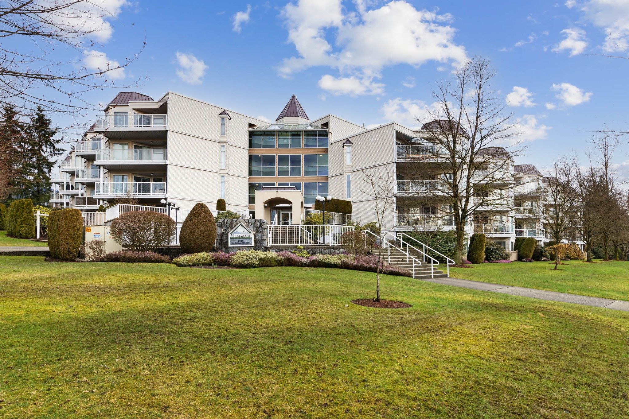 Main Photo: 305 1219 JOHNSON Street in Coquitlam: Canyon Springs Condo for sale in "MOUNTAIN SIDE" : MLS®# R2659477