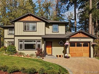 Photo 1: 760 Hanbury Pl in VICTORIA: Hi Bear Mountain House for sale (Highlands)  : MLS®# 714020