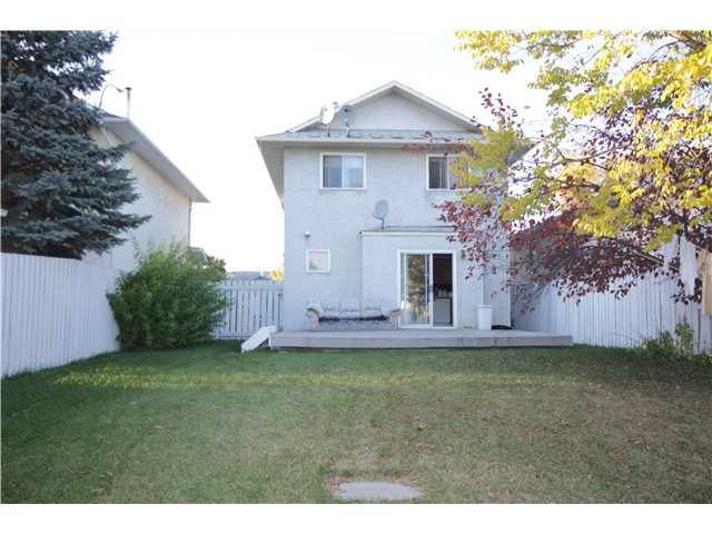 Photo 18: Photos: 279 MARTINDALE Boulevard NE in Calgary: Martindale Residential Detached Single Family for sale : MLS®# C3639230