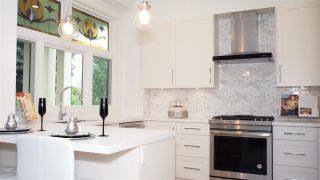 Photo 1: 1830 W 12TH Avenue in Vancouver: Kitsilano Townhouse for sale in "THE FOX HOUSE" (Vancouver West)  : MLS®# R2177800