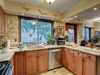 Photo 6: 3912 Braefoot Rd in Saanich: SE Cedar Hill Single Family Residence for sale (Saanich East)  : MLS®# 951237