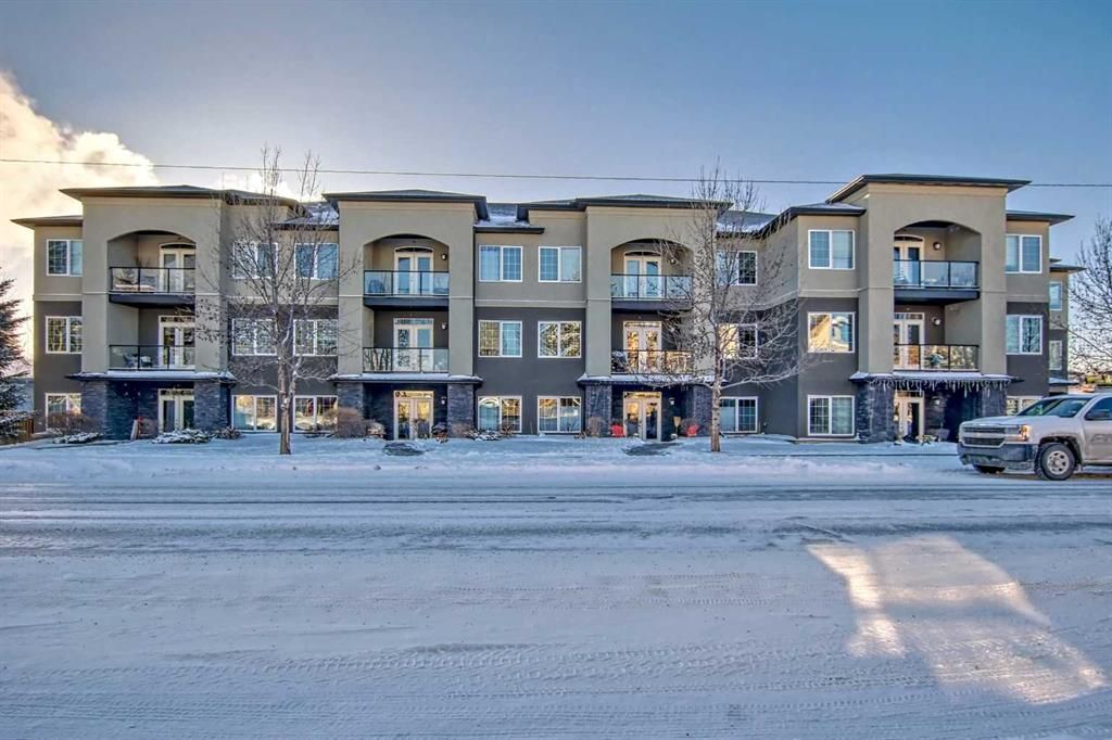 Main Photo: 210 201 20 Avenue NE in Calgary: Tuxedo Park Apartment for sale : MLS®# A2101681