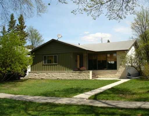Main Photo: 816 OAK Street in WINNIPEG: River Heights / Tuxedo / Linden Woods Single Family Detached for sale (South Winnipeg)  : MLS®# 2707340